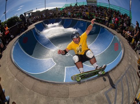 Nathan Adams, frontside carve grind, Photo by Kevin Francis