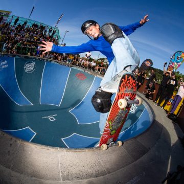 Niwa Shewry, frontside noseblunt, Photo by Kevin Francis