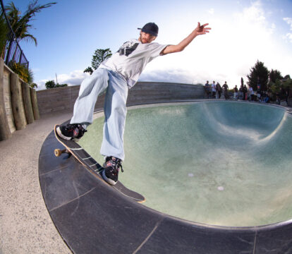 Noah Winningham, Smith grind.
