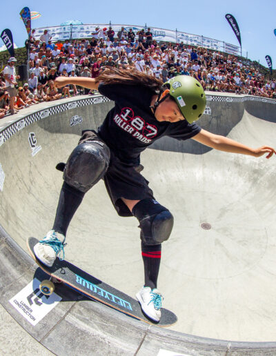 Mizuho Hasegawa, frontside Smith grind.