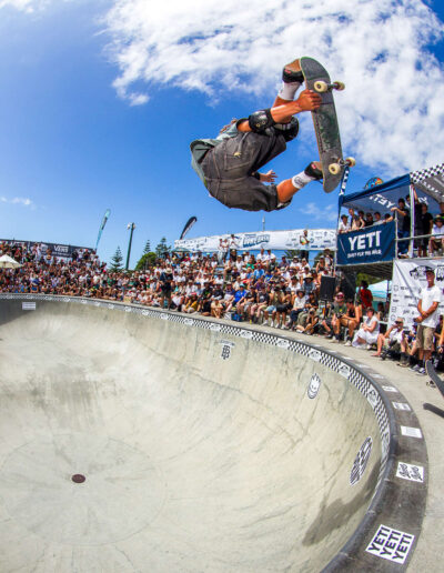 Eddie Acres, frontside stalefish air.