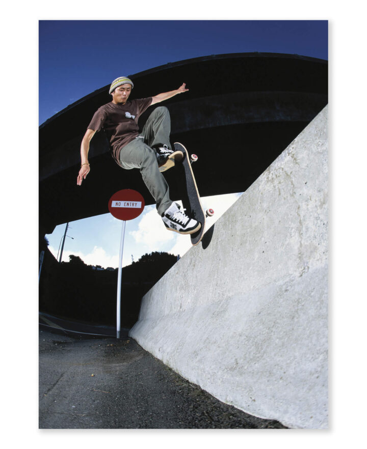 Bernard Foo, blunt to fakie, Wellington. Photo by David Read.