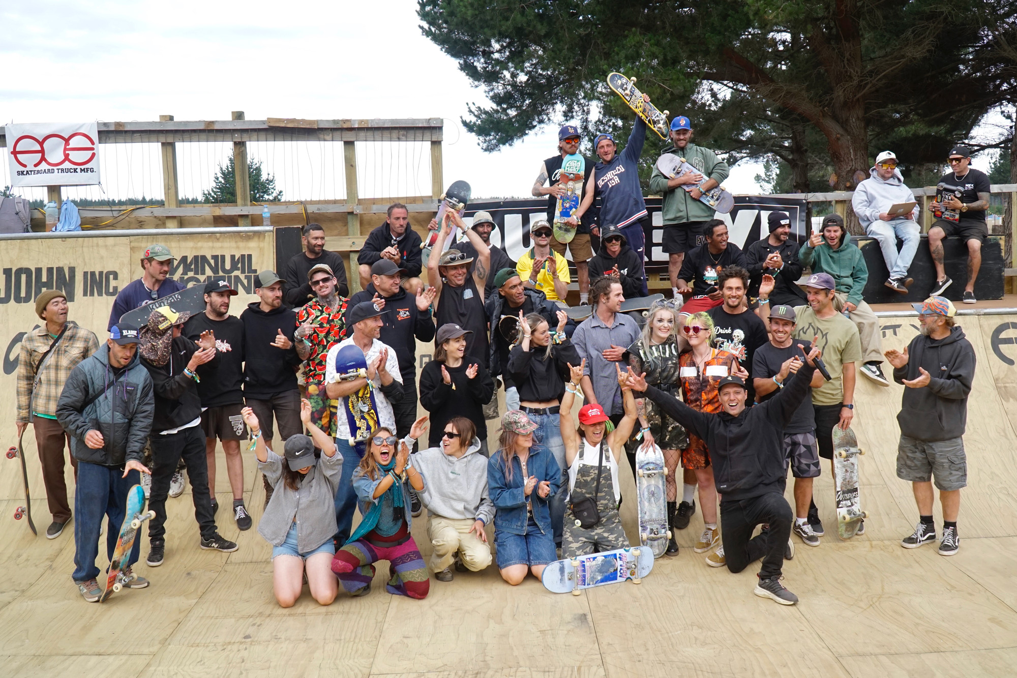 Duckbrewe 6 whānau. Photo by Tom Peden.