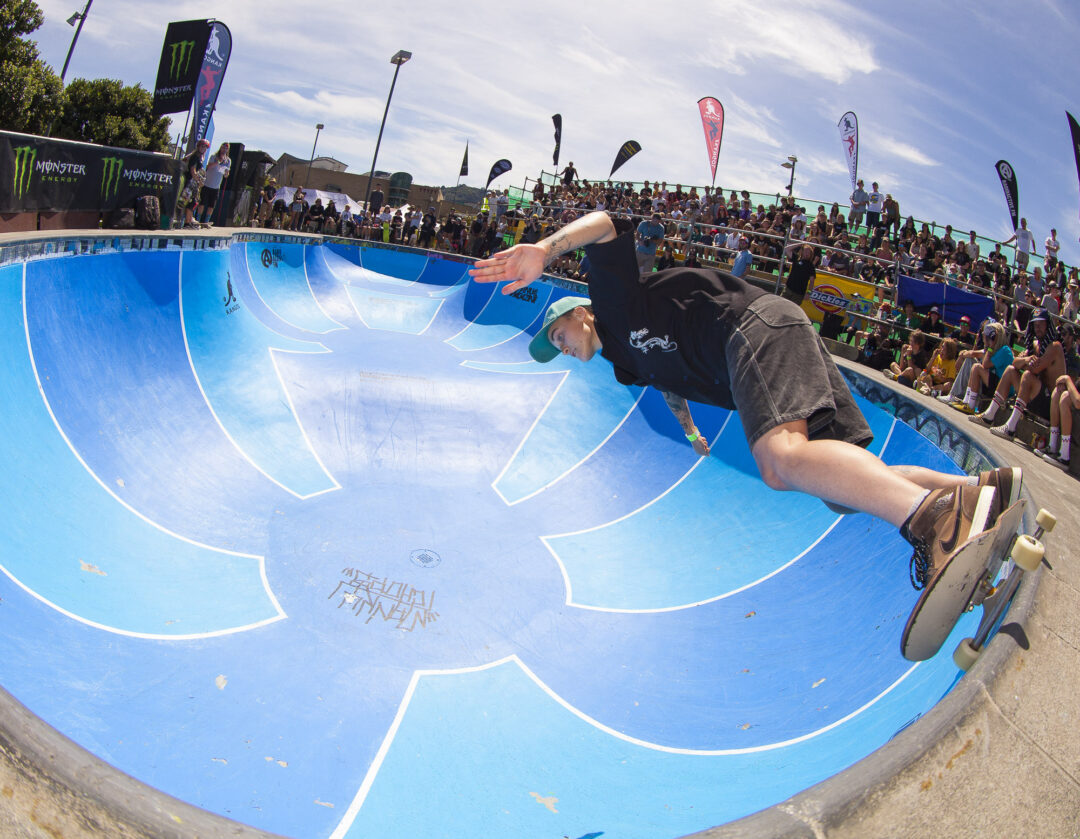 Ella Vincent-Hyde, backside carve grind.