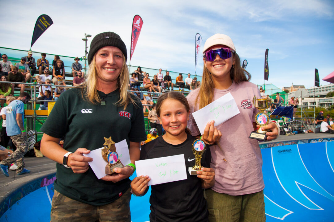 Women's winners: Krysta Ashwell (3rd), Ignacia Munoz (2nd), Yeva Butler (1st)