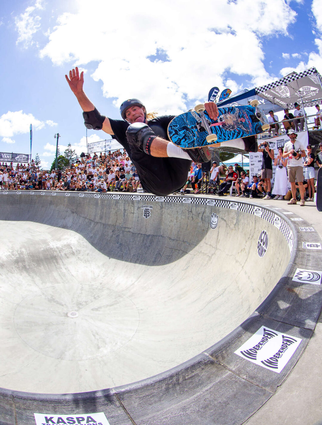 Leigh Mackenize, fronside air.