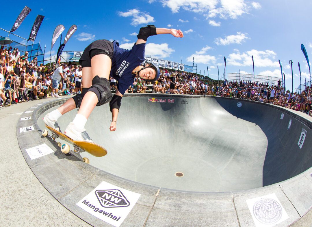 Aria Ursell, backside 50-50 to fakie.