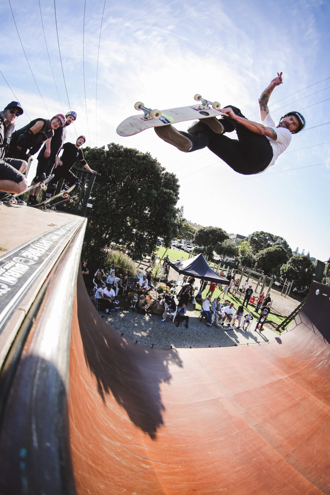 Chris Wood, lien air.