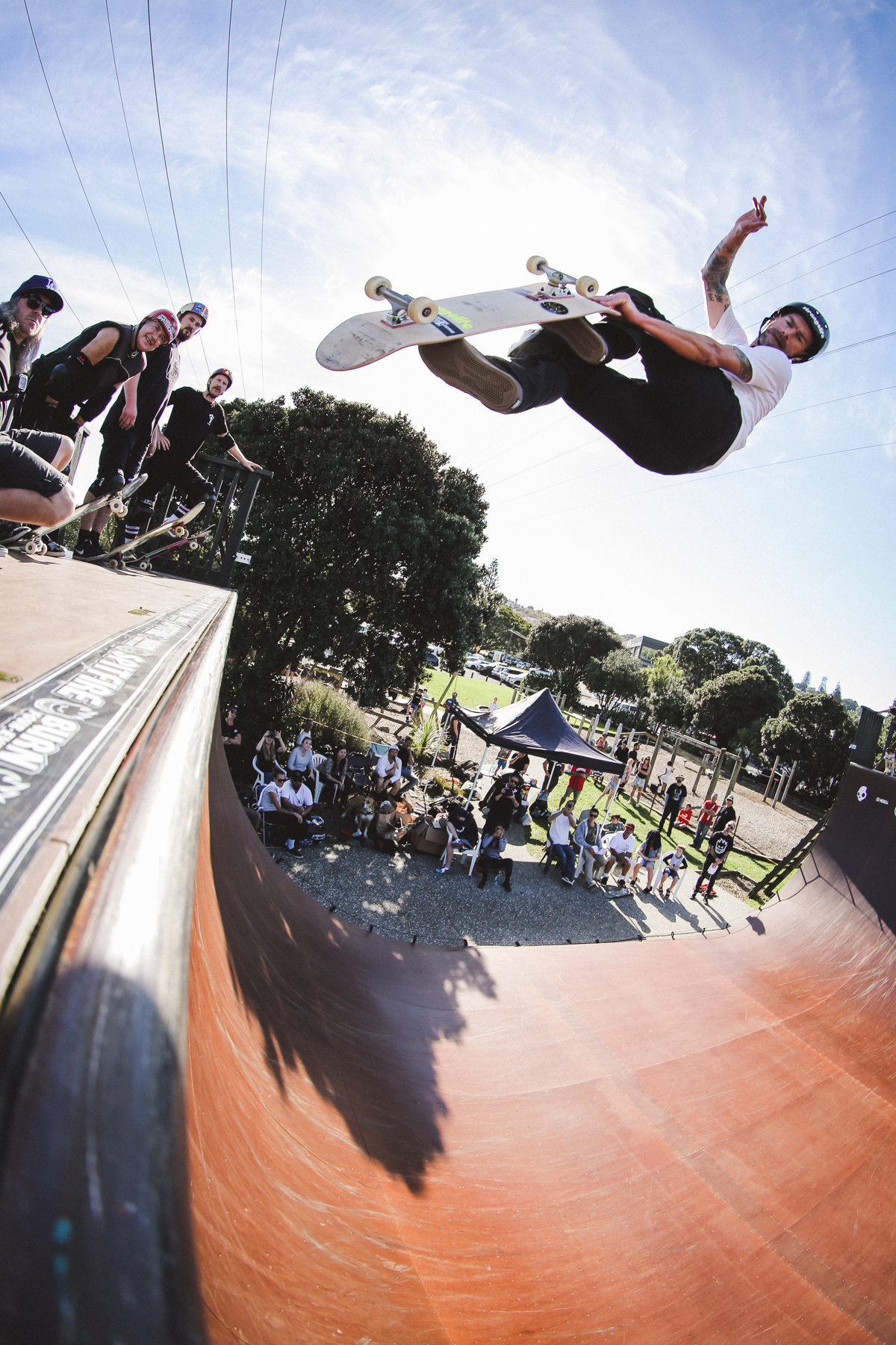 Chris Wood, lien air.