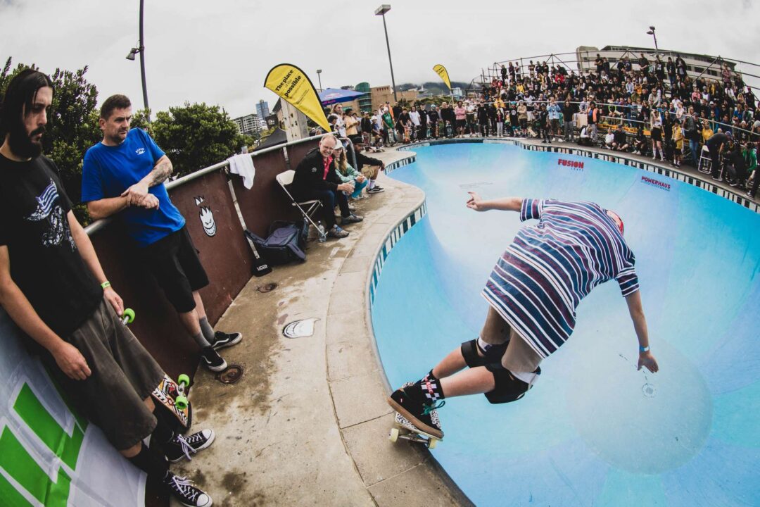 Jett De Hann, backside Smith grind.